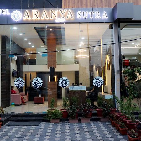 Hotel Aranyasutra Inaya, Indore Exteriör bild