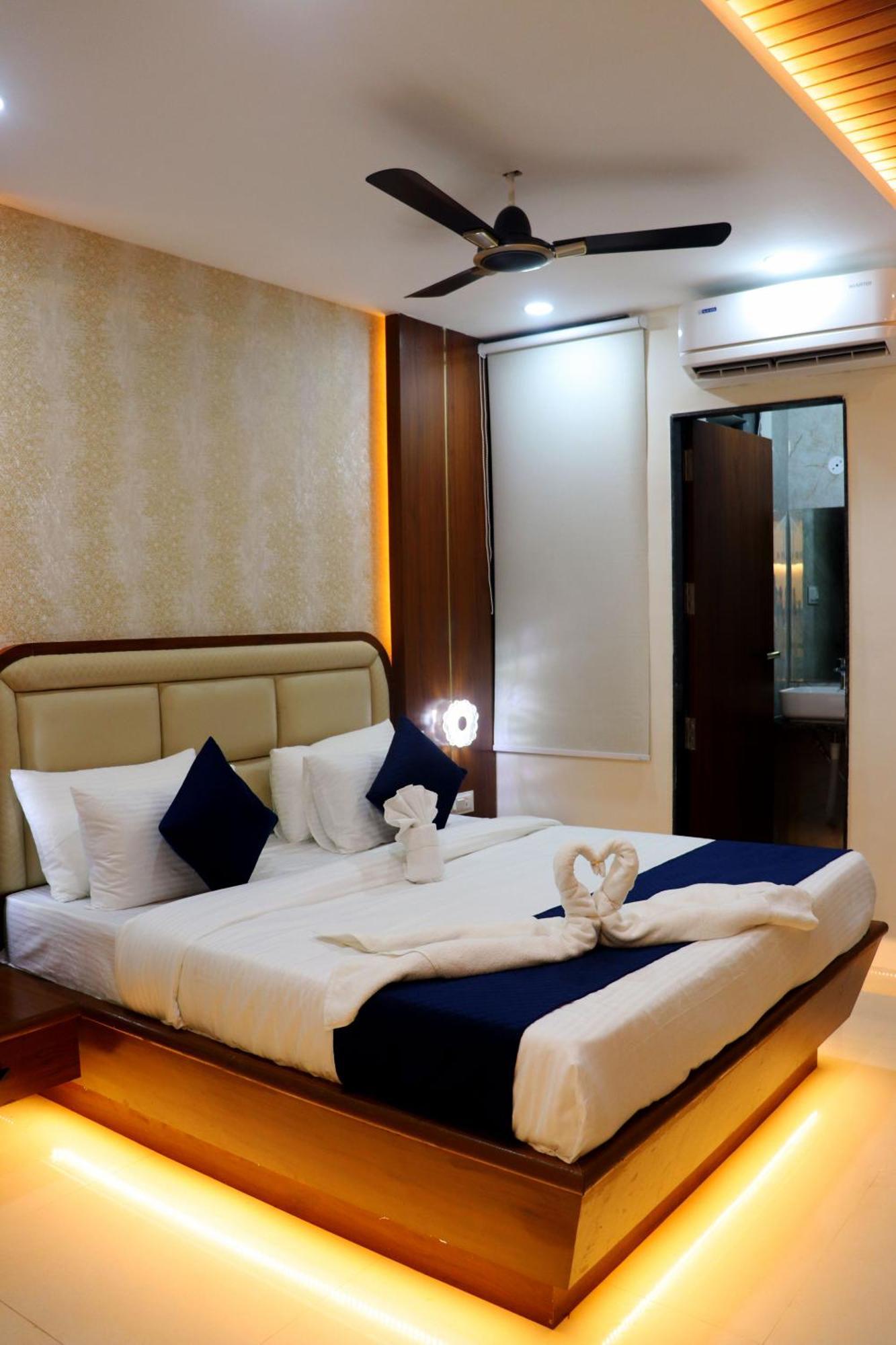 Hotel Aranyasutra Inaya, Indore Exteriör bild